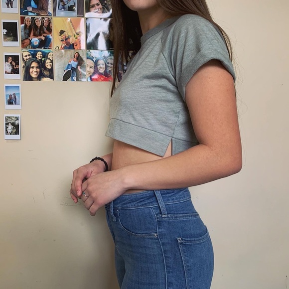 Grey crop top - Picture 2 of 3